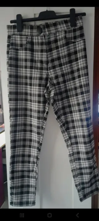 Pantalón cuadros blanco y negro