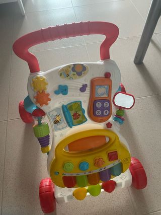 Andador infantil con piano y teléfono