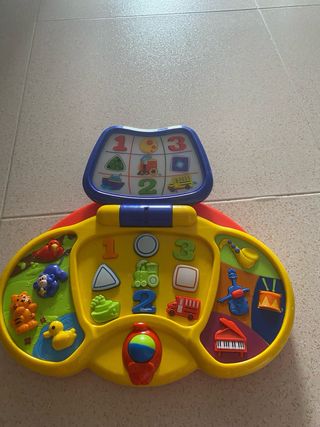 Andador infantil con piano y teléfono