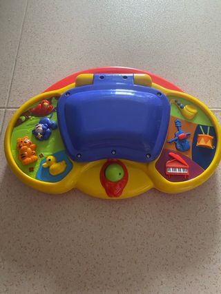 Andador infantil con piano y teléfono