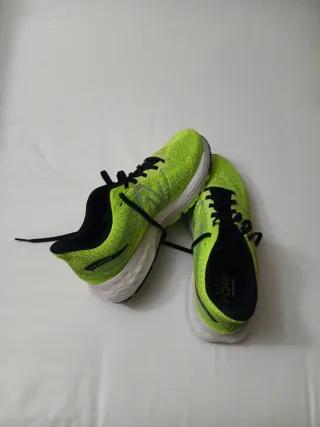 Zapatillas New Balance Verdes y Negras