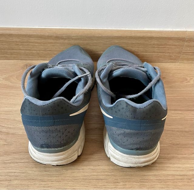 Deportivas Nike Vomero 8 Hombre