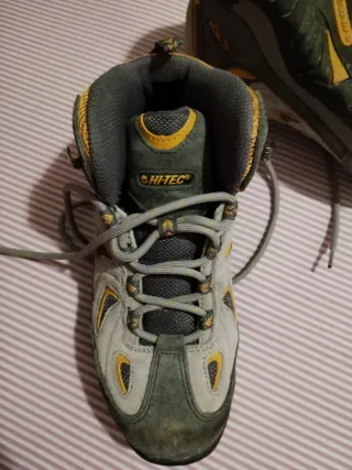 Botas trekking Hi-Tec mujer grises y amarillas