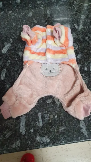 Ropita para perro pequeño con diseño de oso