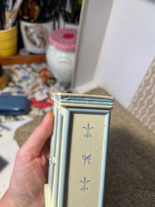 Armadio Peter Rabbit per casa delle bambole