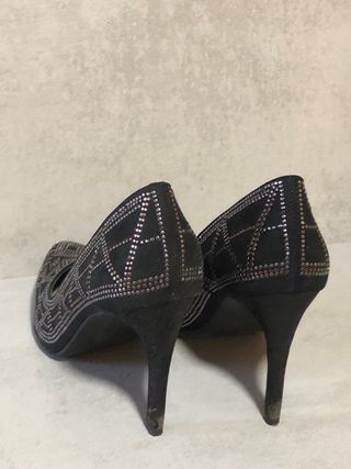 Zapatos tacón Stiletto negros con pedrería T.40