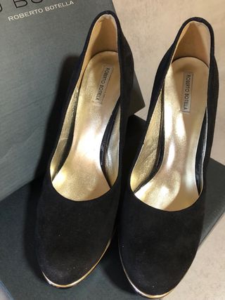 Zapatos piel negros de tacón Roberto Botella T.40