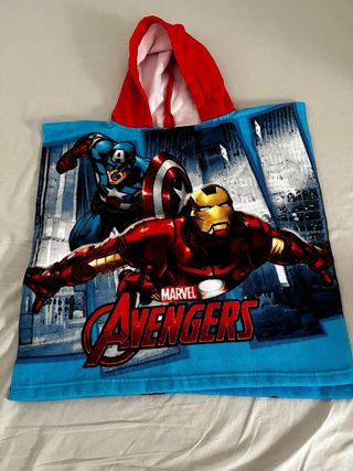 Albornoz Infantil Marvel Avengers Talla Única