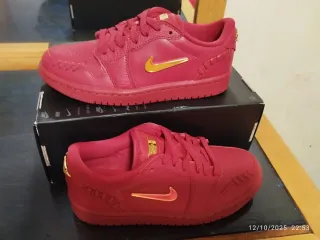 Zapatillas Nike Air Jordan Mujer Rojas Doradas