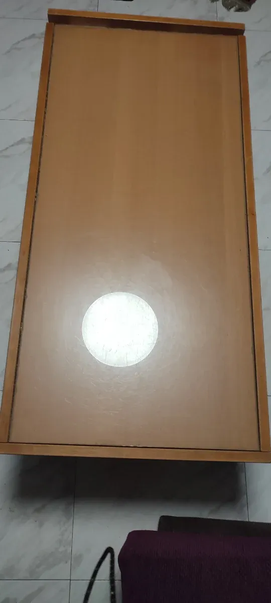 Mesa de salón con cajones