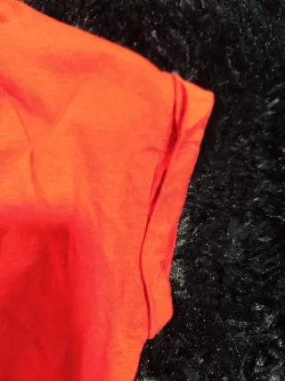 Camiseta corta roja "S, M y L"