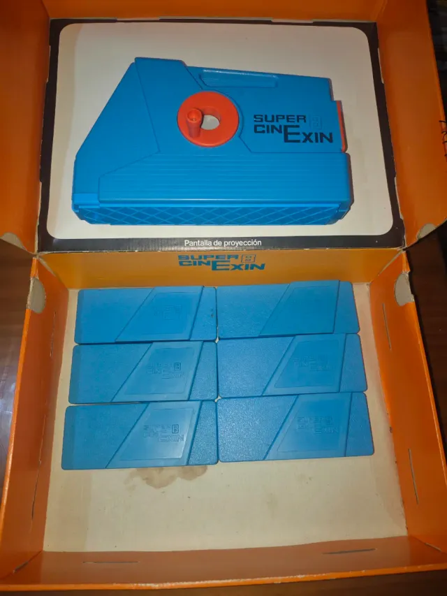 Super 8 Cinexin
+ 6 Cassette-Peliculas.