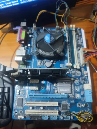 Placa Base Gigabyte + Intel i7 2600