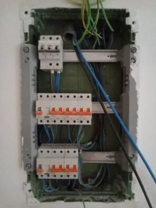 Electricista y montador de muebles y cocinas 