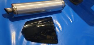 Suzuki GSXR 600 Silenciador y Colín