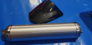 Suzuki GSXR 600 Silenciador y Colín