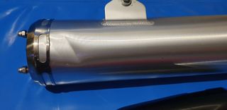 Suzuki GSXR 600 Silenciador y Colín