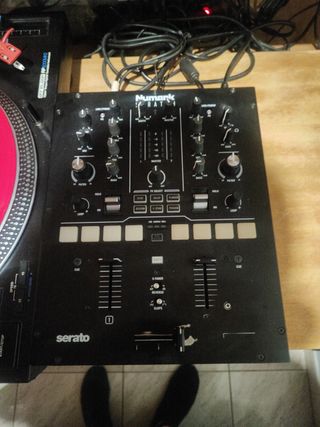 Numark Scratch Mezclador DJ