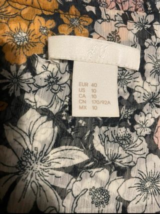 Camisa H&M floral manga larga