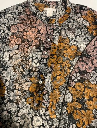 Camisa H&M floral manga larga