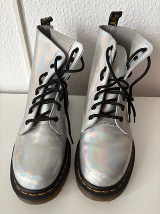 Botas Dr. Martens Plateadas Holográficas