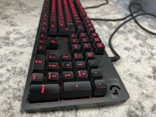 Logitech G413 Teclado Gaming Mecánico 