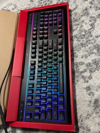 Teclado gamer HyperX Alloy Core RGB Negro nuevo
