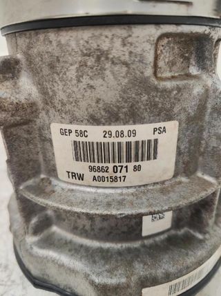Peugeot 301212 9686207180 bomba de dirección 308