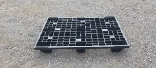 Palets de plástico negros