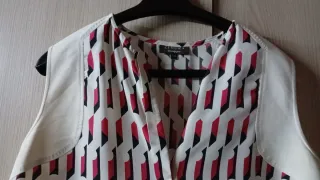 Blusa marca ZENDRA sin mangas con estampado