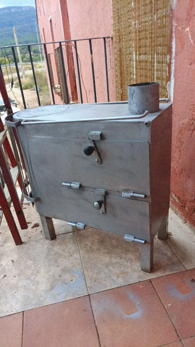 Estufa de leña con 2 hornos