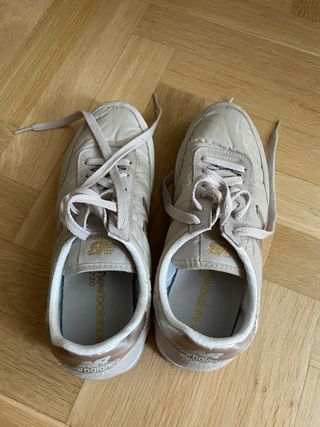 Zapatillas New Balance Mujer Beige y Oro
