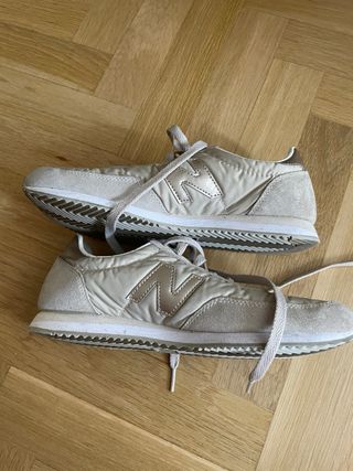 Zapatillas New Balance Mujer Beige y Oro