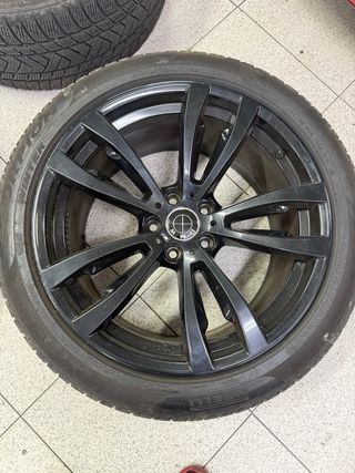 Llantas BMW 20” con neumáticos Pirelli