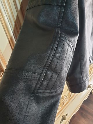 Chaqueta Cuero Sintético Negra
