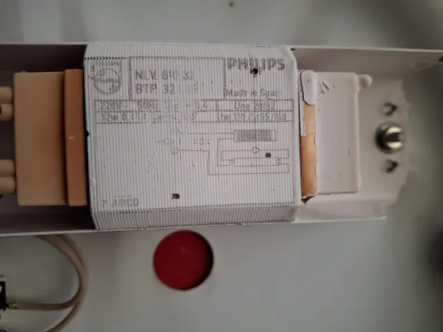 Plafón blanco de plástico