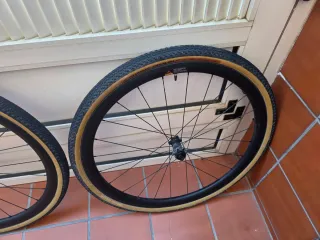 Rueda Delantera Carbono Gravel