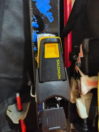 2 parejas de esquís + Funda para esquís Rossignol