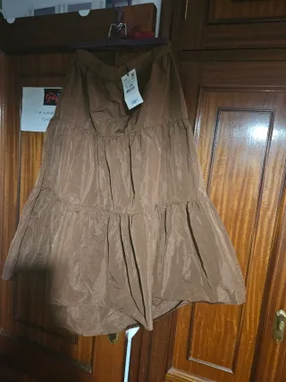 Falda marrón nueva con etiqueta