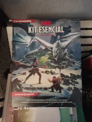 Kit Esencial D&D (Dungeons & Dragons)