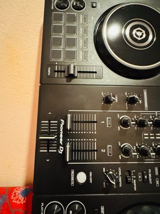 Controlador DJ Pioneer DDJ-400 Negro