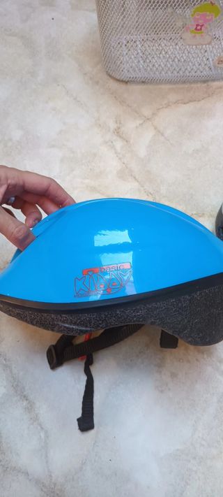 Casco bici azul y gris + Cesta