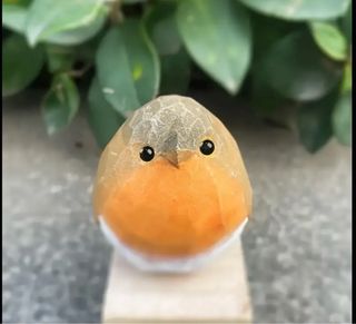 Pajarito de madera tallada