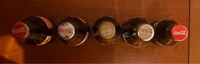 Bottiglie di Coca Cola provenienti da diversi paesi