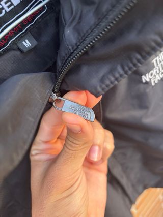 Chubasquero The North Face Negro con Forro Polar