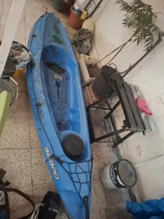 Piragua kayak azul