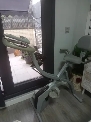 Bicicleta Estática Gris con extensibles brazos