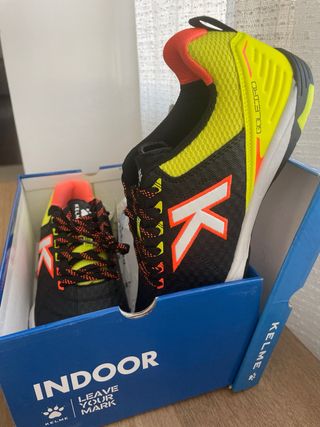 Zapatillas Fútbol Sala Kelme Indoor Negras/Amarill