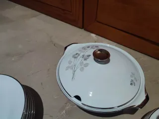 Vajilla y sopera porcelana vintage rosas