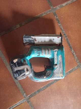 Makita BPT350 14.4V Clavadora